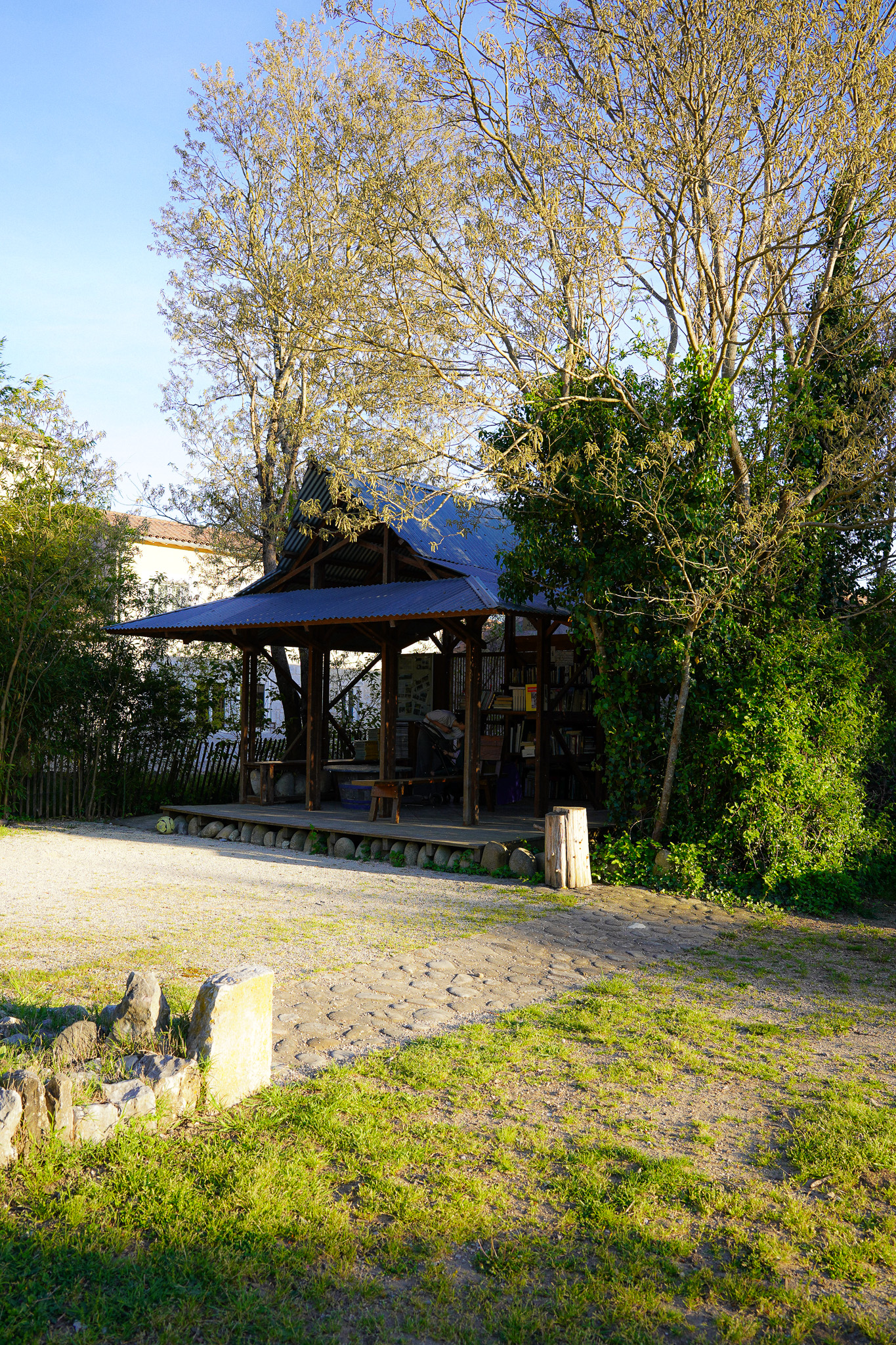 Espace vert et jardin d'un hébergement en Ardèche à Lanas